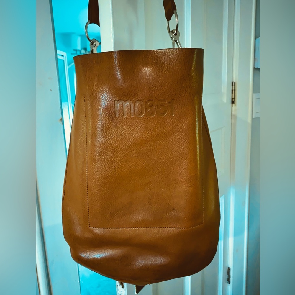 M0851 used preloved leather bag